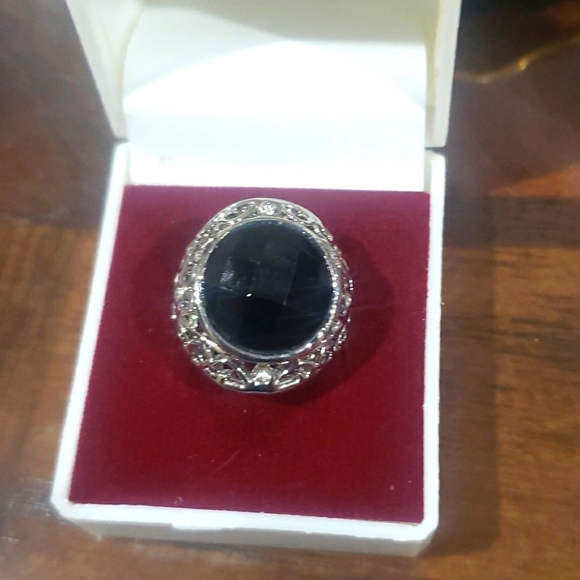 Jewelry - Ring size 6.5 Black